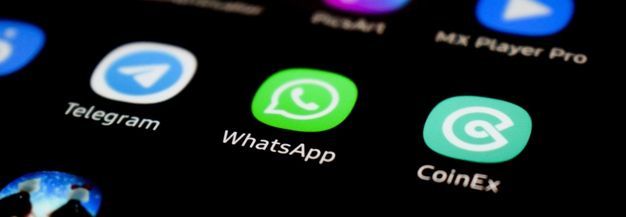 escuchar audios de whatsapp en galaxy watch