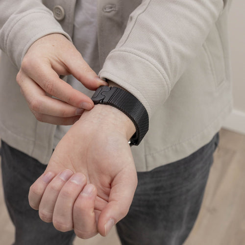 Apple Watch Titanium Milanese Strap (Black)