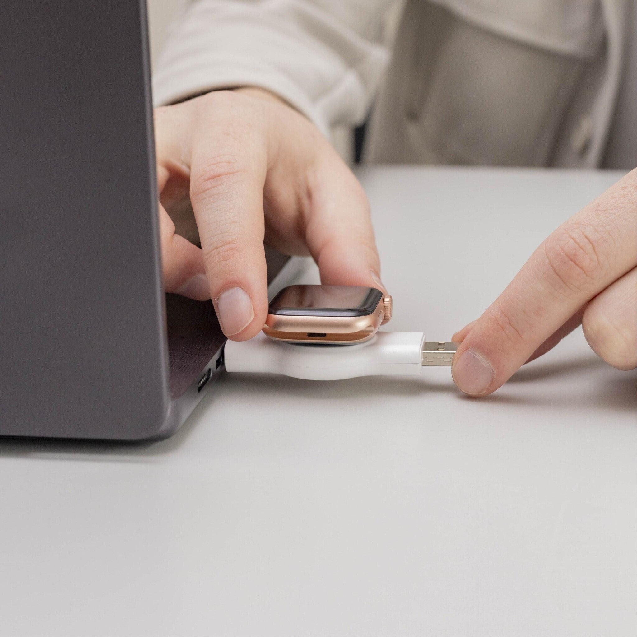 Mini cargador con USB-A & USB-C Apple Watch