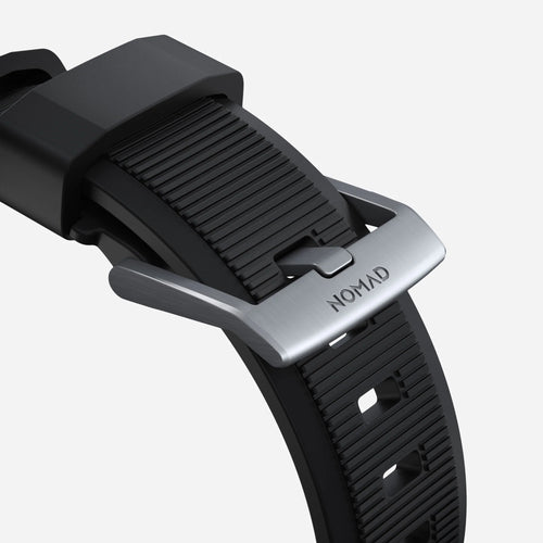 Nomad Correa de silicona resistente Apple Watch (negro/plateado)