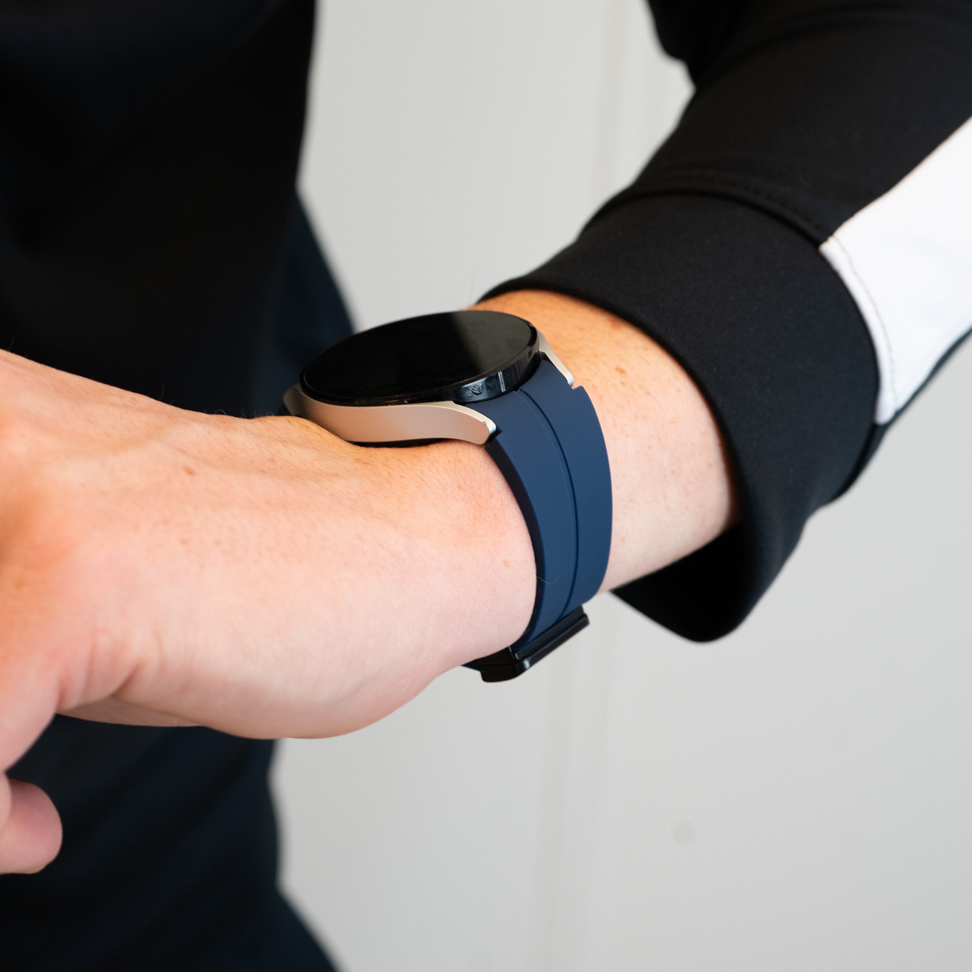 Bandz Correa silicona con D-Buckle Samsung Galaxy Watch 5 Pro (azul oscuro)