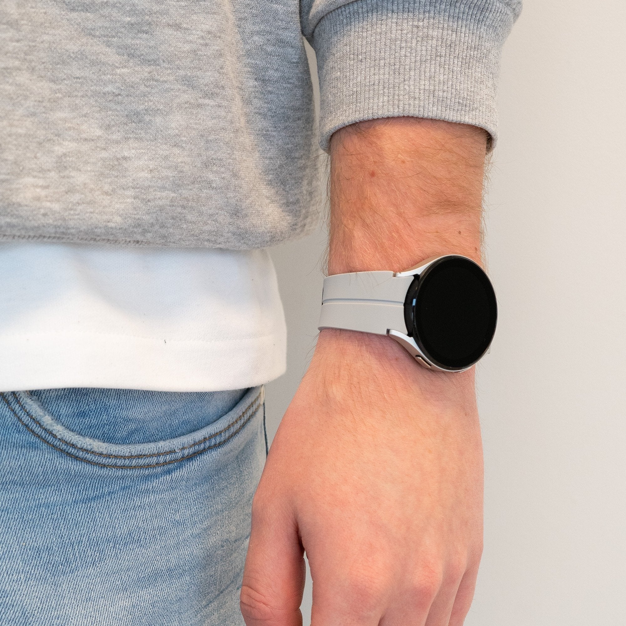 Bandz Samsung Galaxy Watch 5 - 44mm Silicone Strap with D-Buckle (Grey)