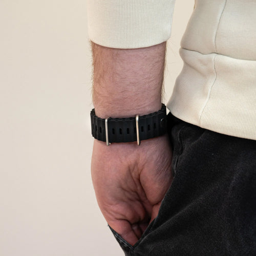 Correa Ocean para Apple Watch con cierre a presión (negro)