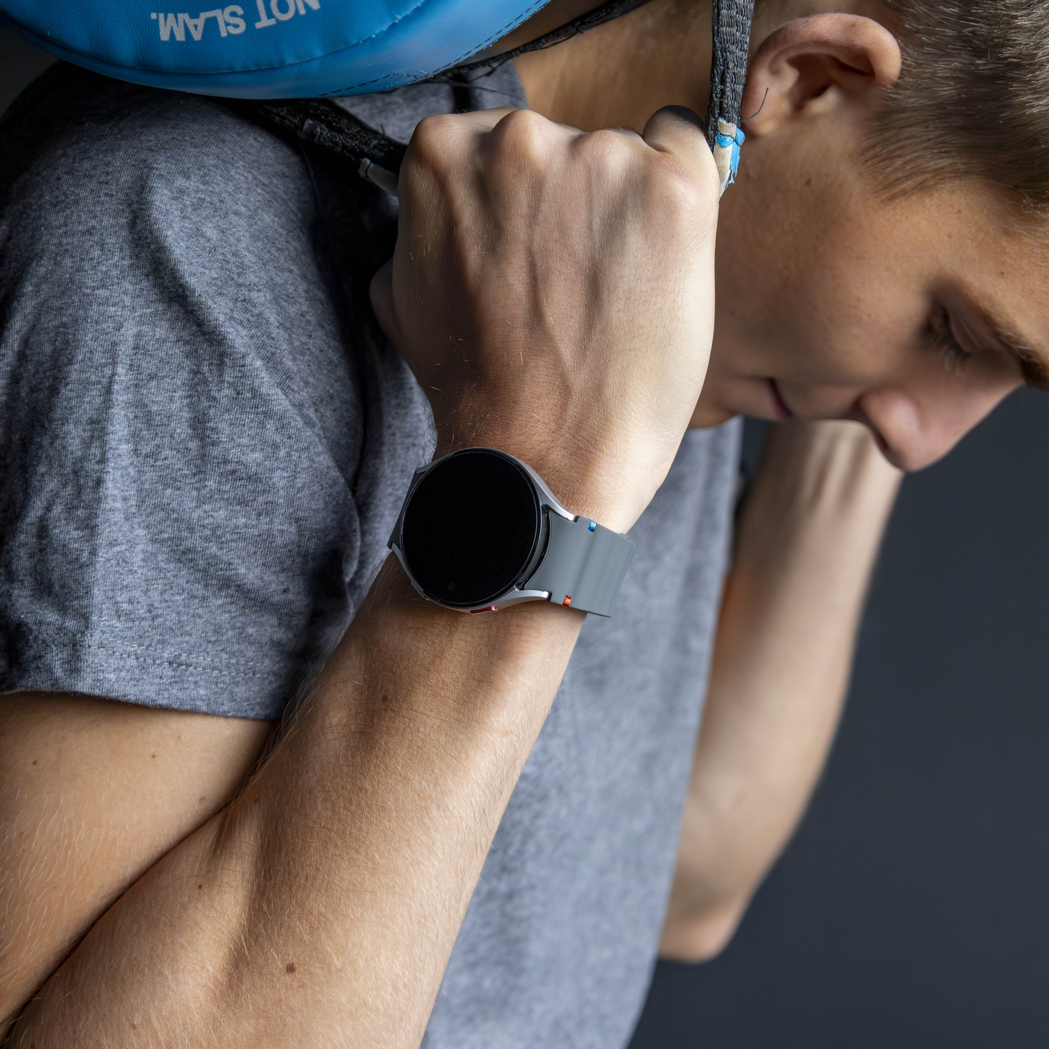 Samsung Galaxy Watch FE Wave Strap (Dark Gray)