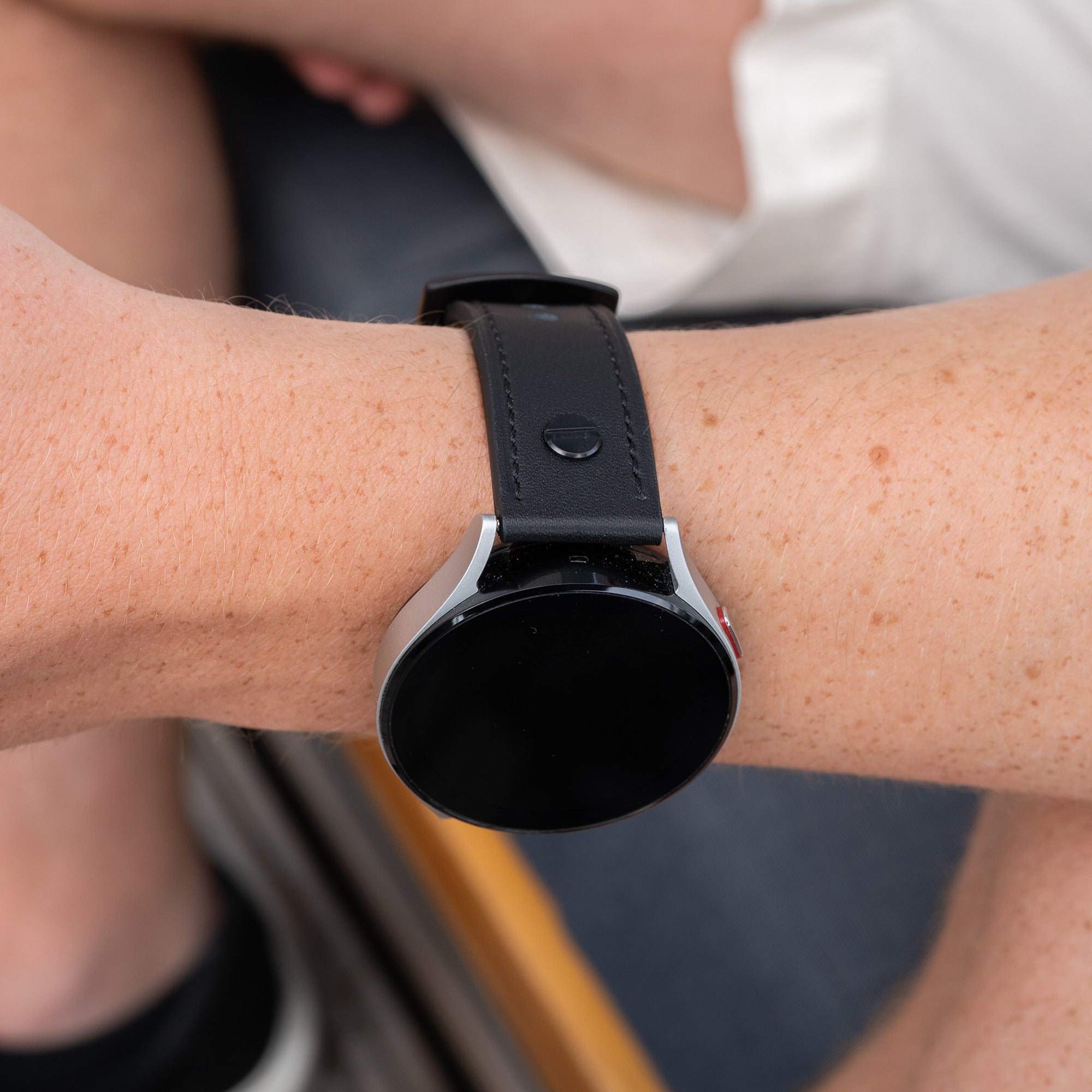 Correa cuero con tornillo Amazfit GTS 4 Mini (negro)