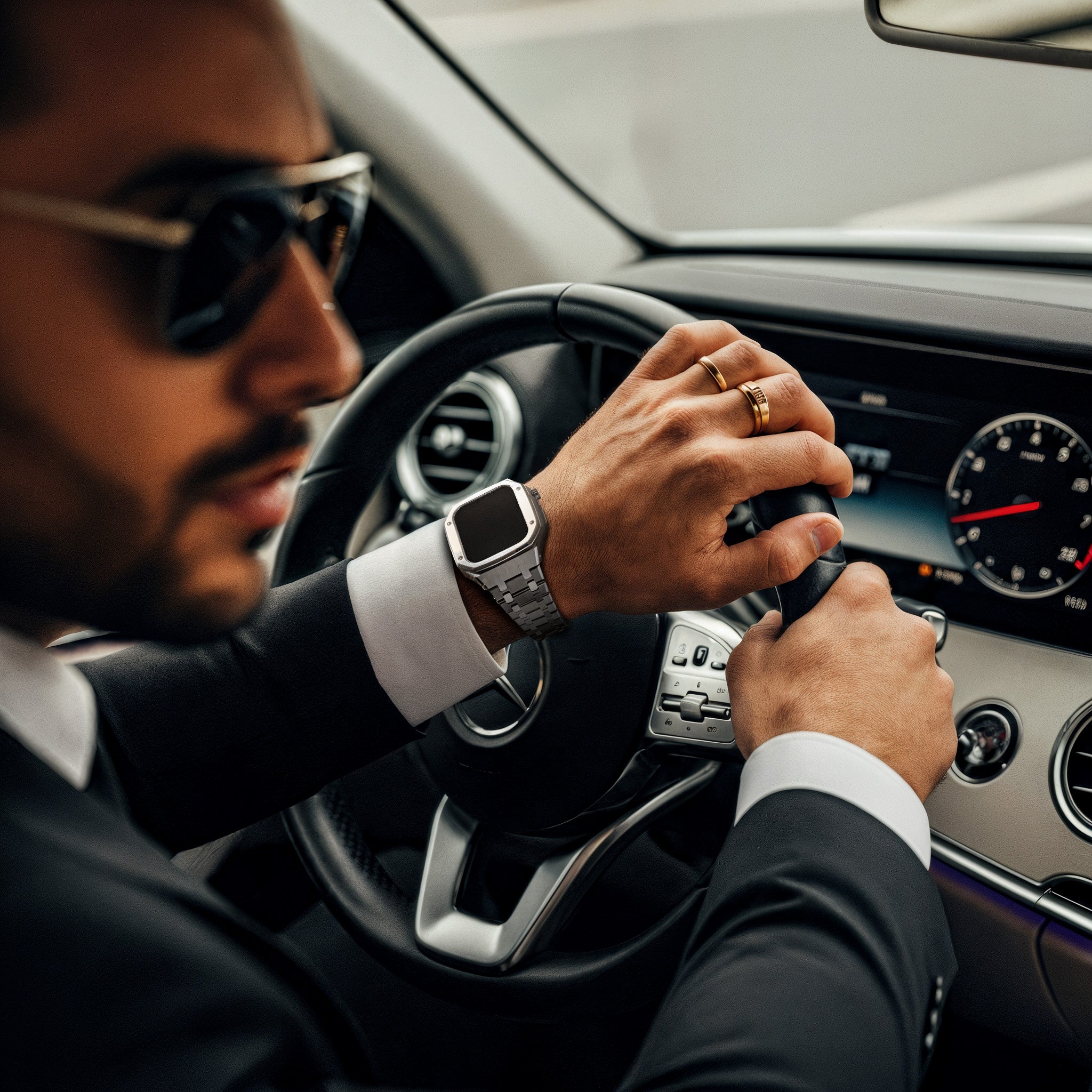 Reqior Apple Watch 45mm Case with Steel Strap (Silver)