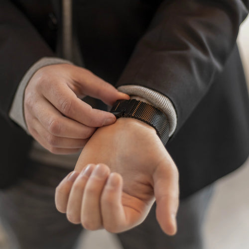 Bandz Correa Milanesa Loop con P-buckle Apple Watch (negra)