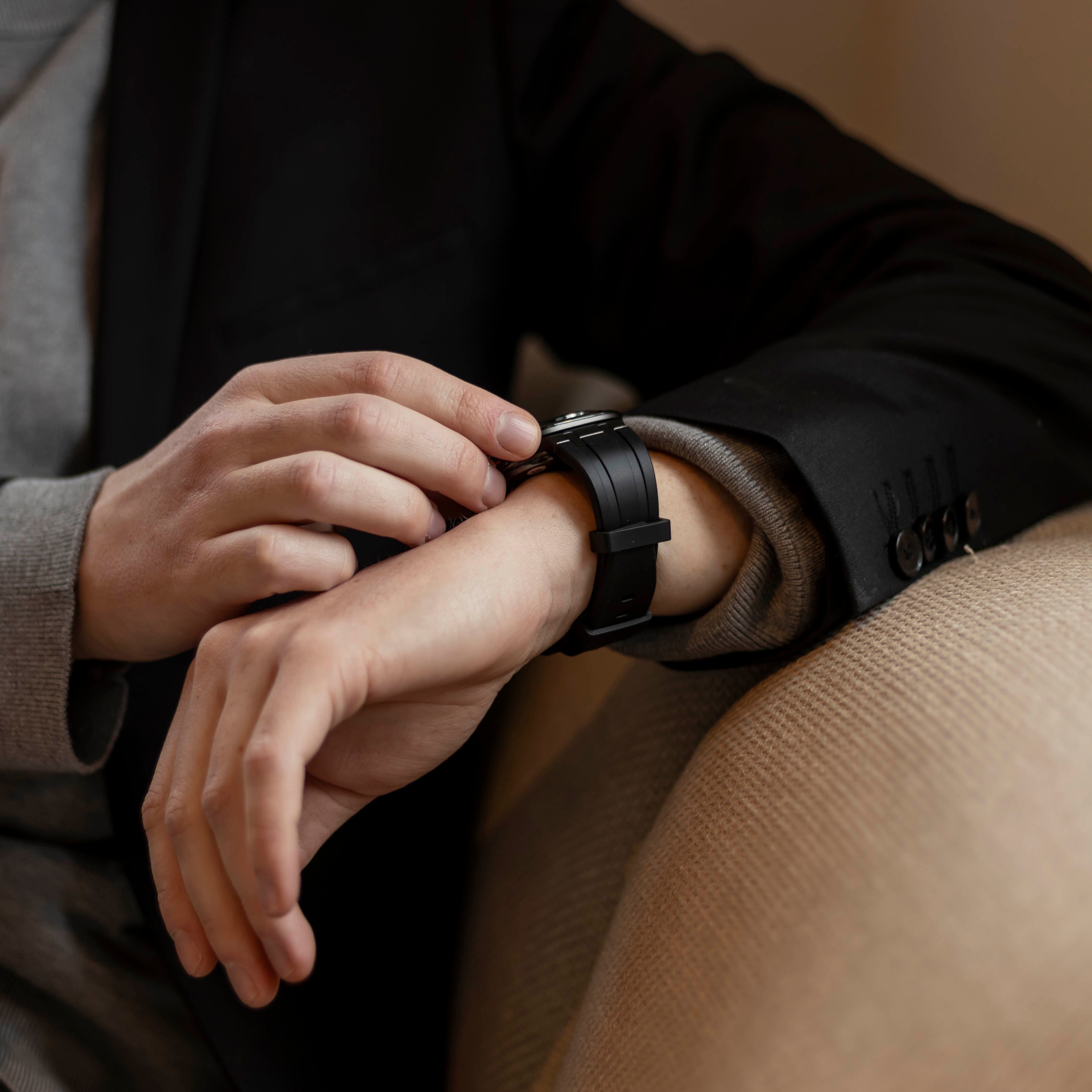 Bandz Correa silicona 'Luxe Liquid' Samsung Galaxy Watch Ultra (negra con negra)