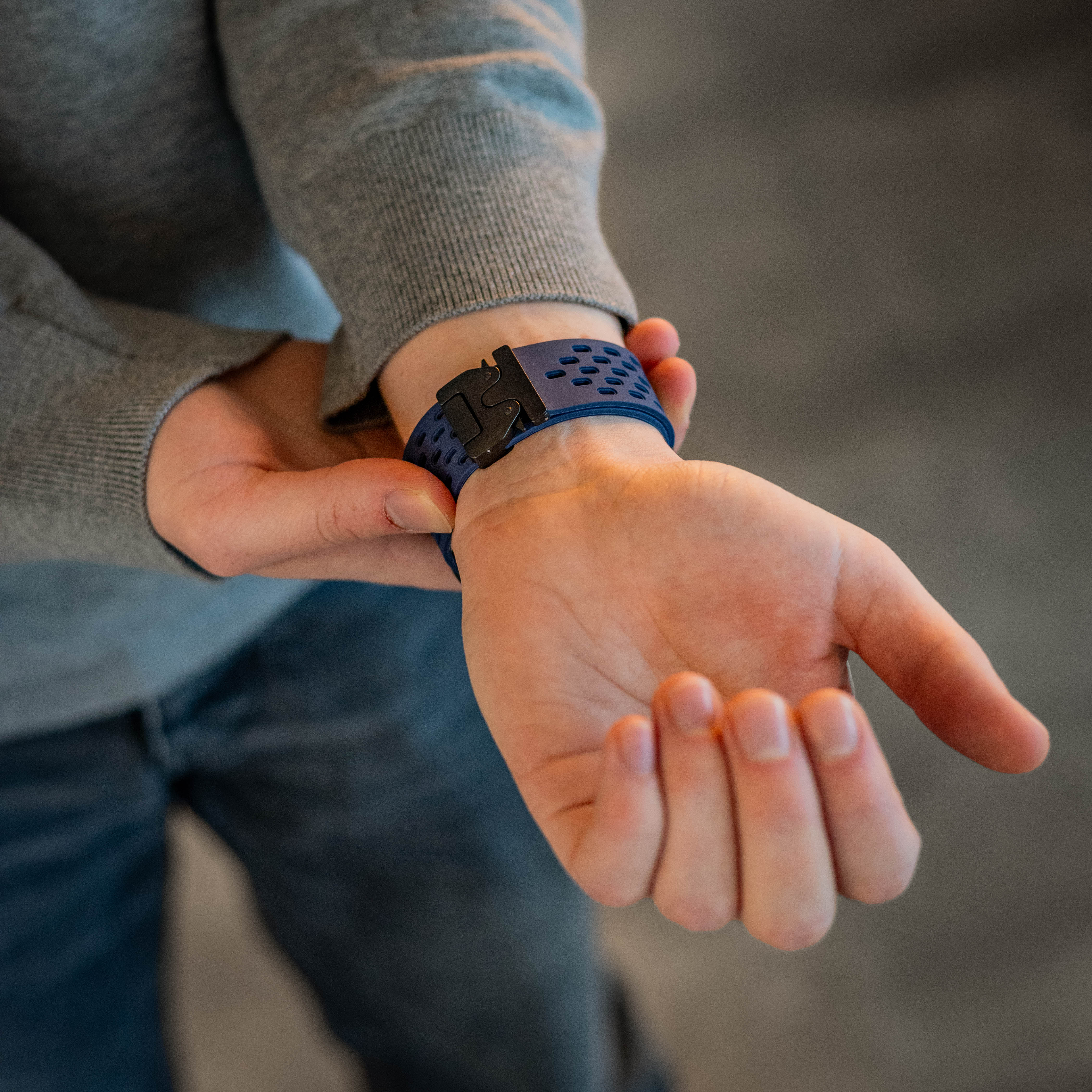 Correa silicona air con P-buckle Apple Watch (azul oscuro)