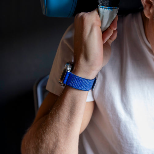 Correa nylon ondulada Apple Watch Ultra (azul real intenso)