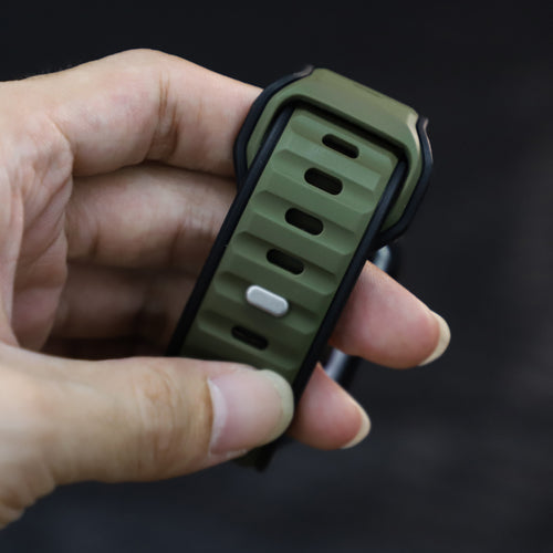Correa de silicona premium outdoor Apple Watch (verde militar/negra)