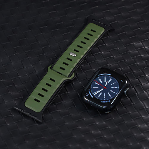 Correa de silicona premium outdoor Apple Watch (verde militar/negra)
