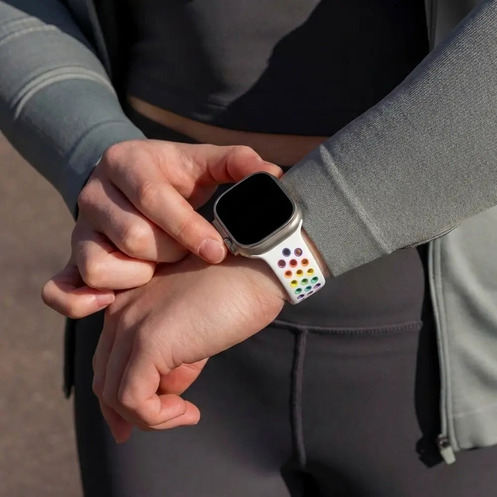 Correa deportiva Apple Watch (blanco/arcoíris)