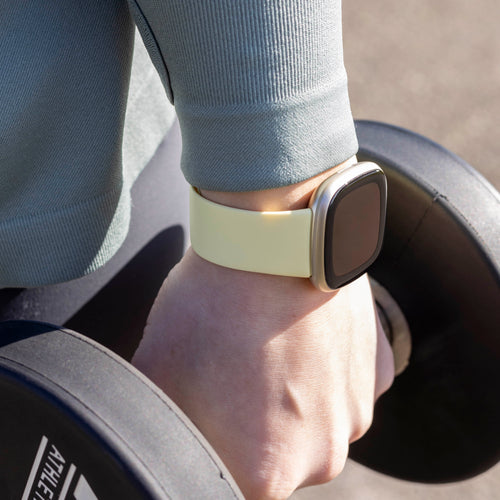 Correa silicona clásica Fitbit Versa 3 (amarillo pálido)