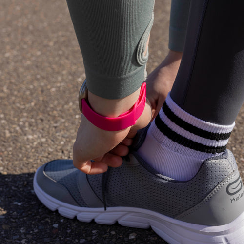 Correa silicona clásica Fitbit Versa 4 (rosa brillante)