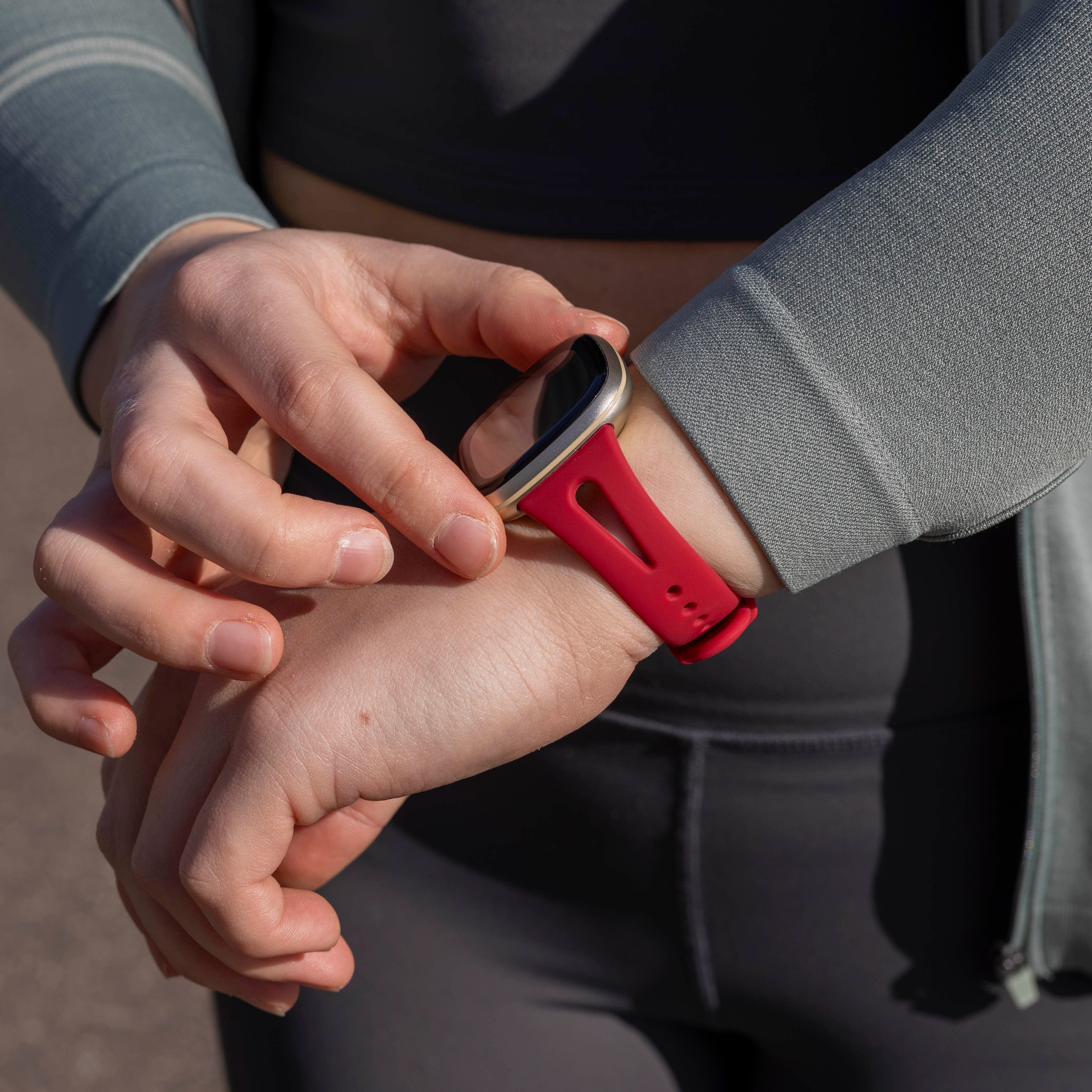 Correa silicona de lujo Fitbit Sense (rosa-roja)