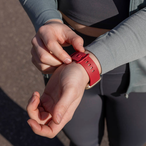 Correa silicona clásica Fitbit Sense (vino rojo)