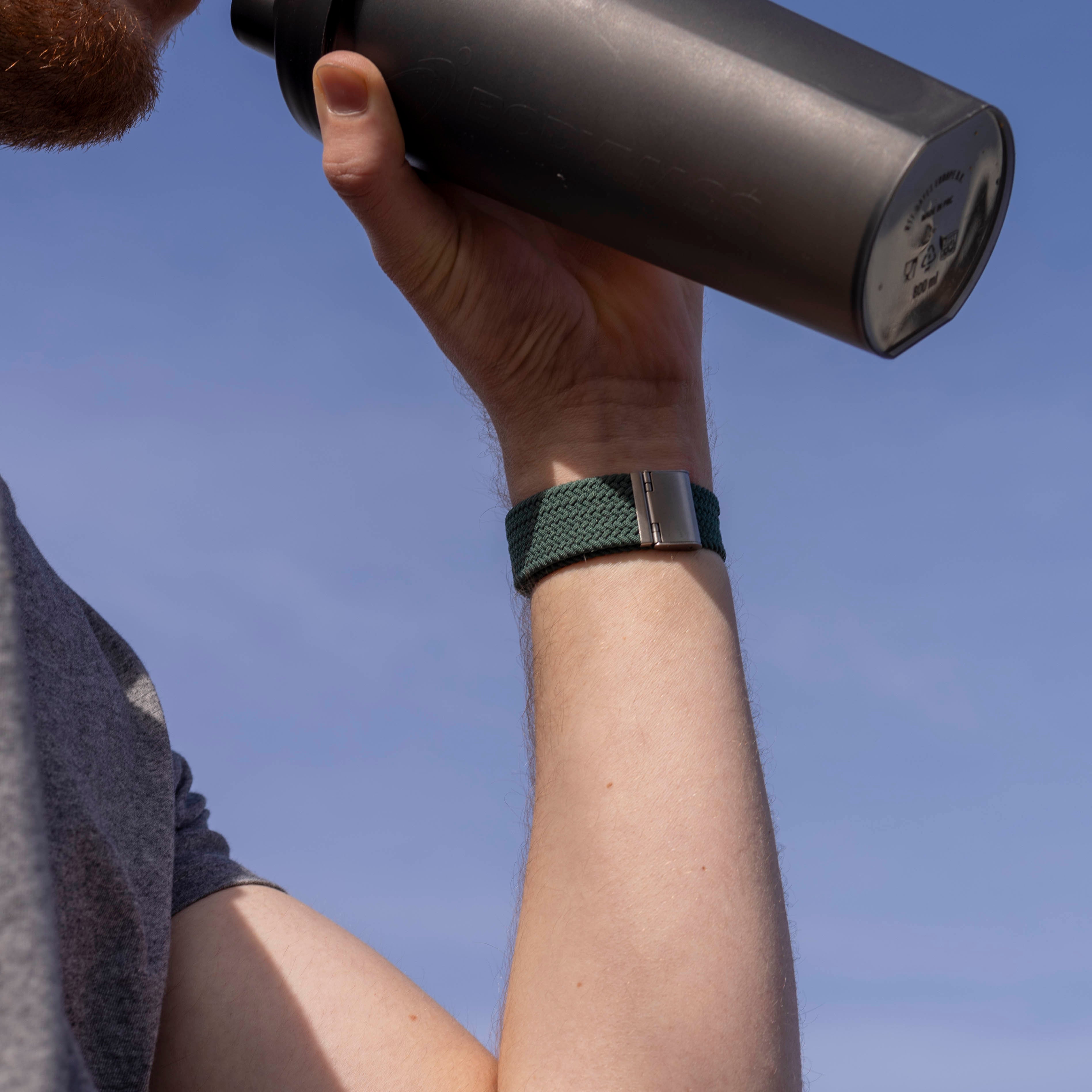 Correa trenzada ajustable Fitbit Sense (verde oscuro)