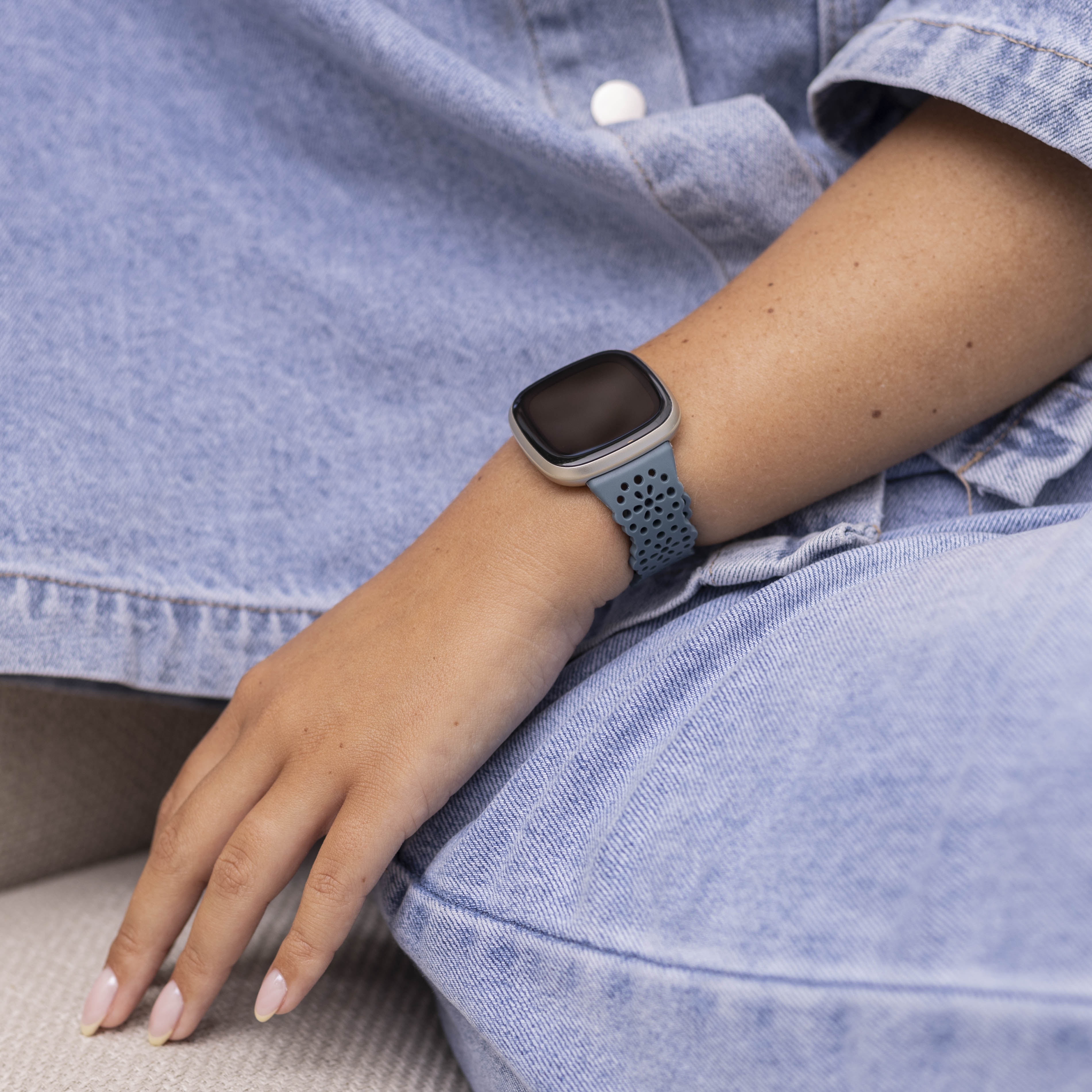 Correa silicona con estampado Fitbit Versa 3 (gris-azul)
