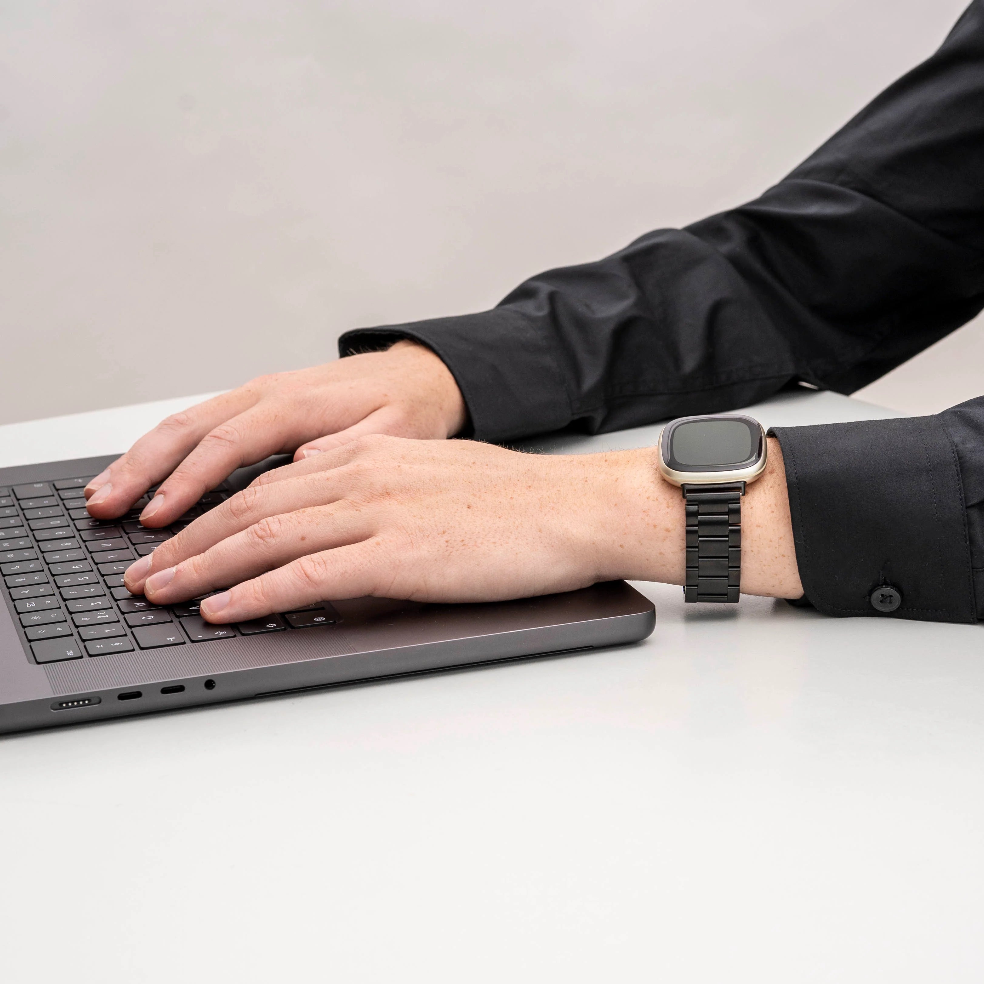 Fitbit Versa 4 Steel Strap (Black)