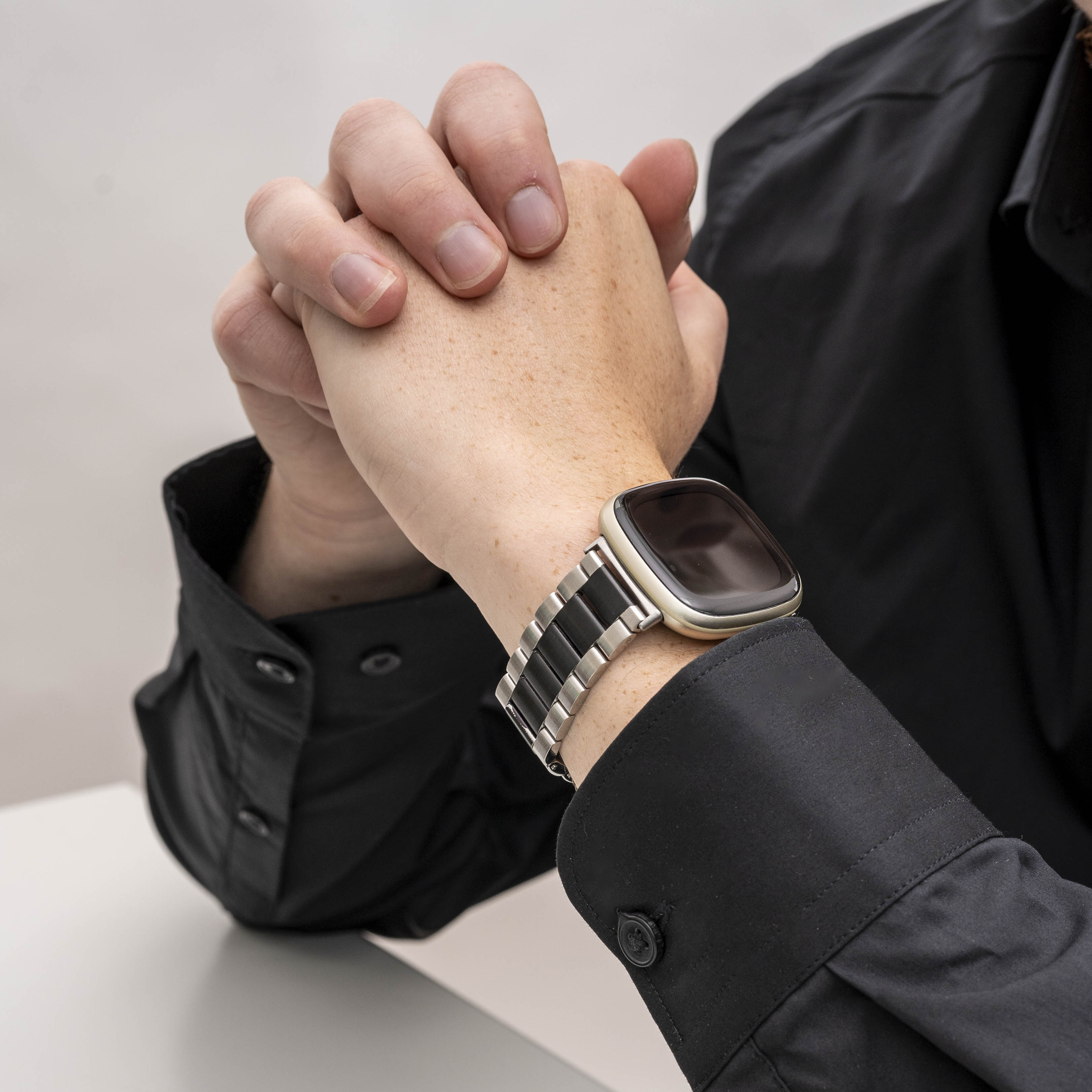 Correa Fitbit Sense Link (plata/negro)