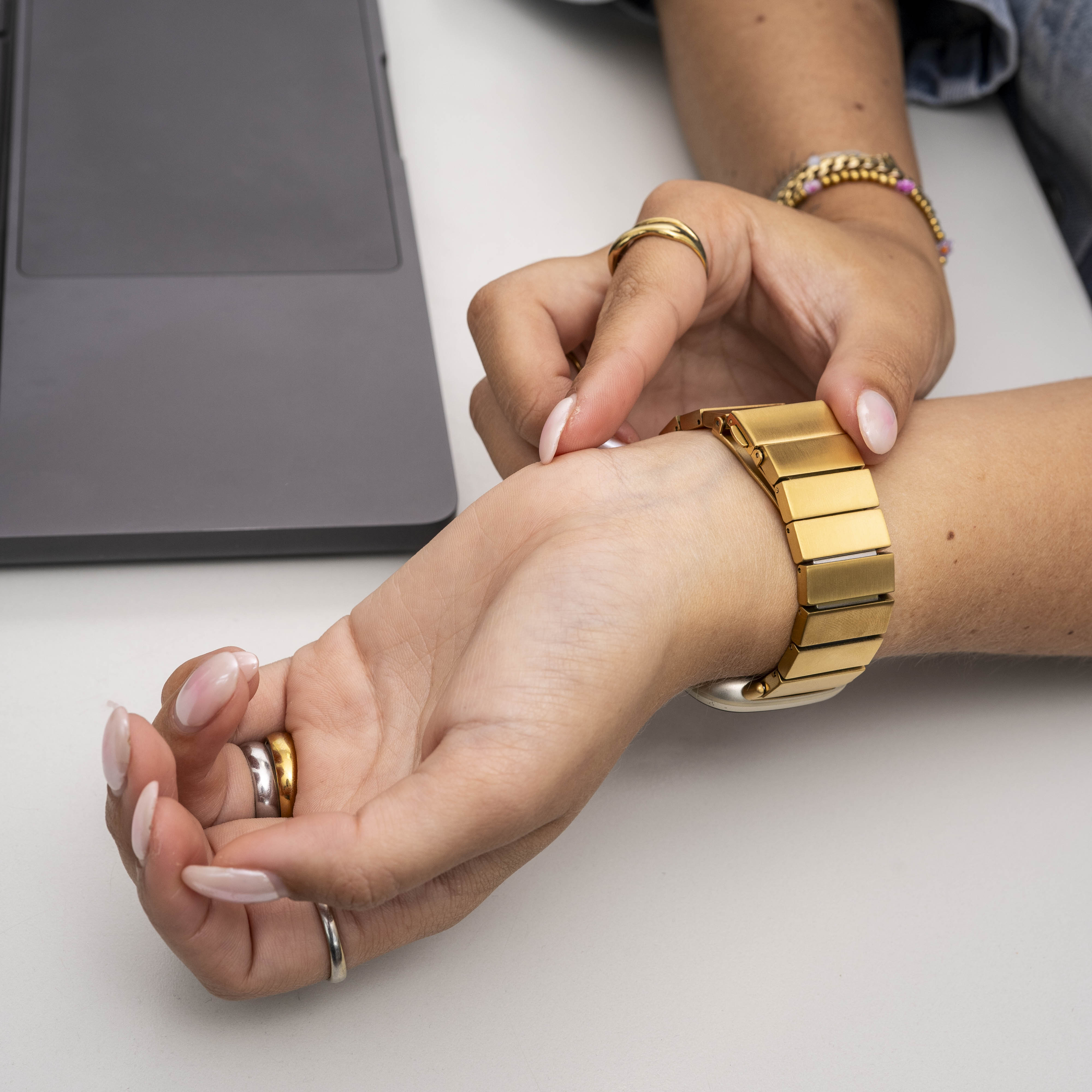 Correa metal Fitbit Versa 3 (dorado)