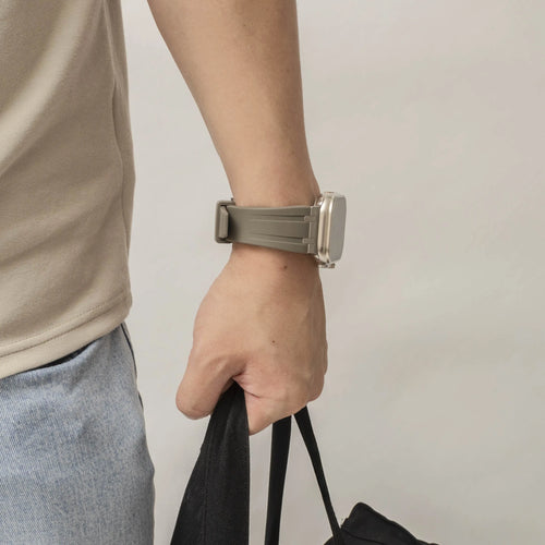 Bandz Correa silicona 'Luxe Liquid' Apple Watch (cafe/titanio)