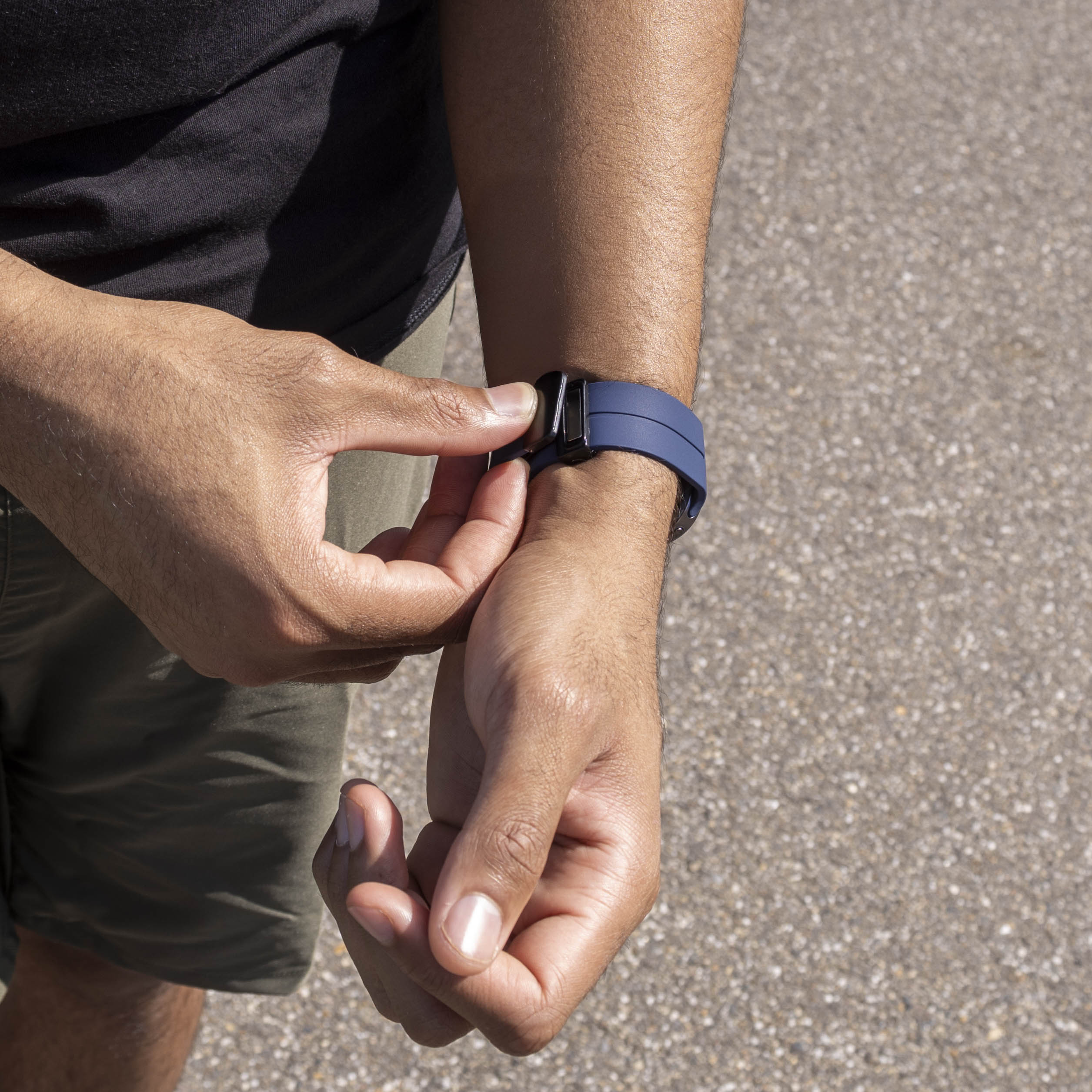 Correa silicona con hebilla Samsung Galaxy Watch 8 - 44mm (azul oscuro)