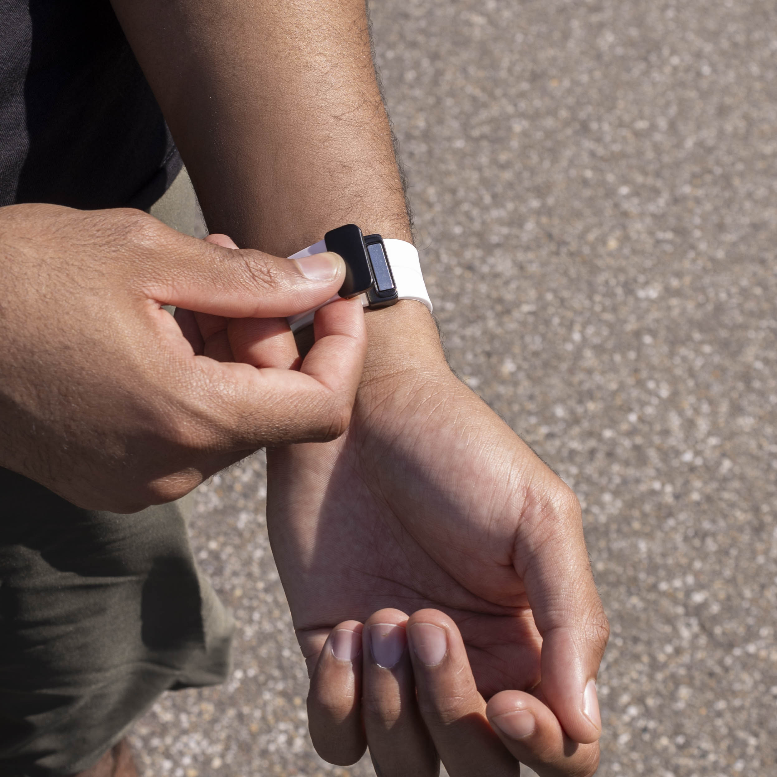 Correa silicona con hebilla Samsung Galaxy Watch 8 - 44mm (blanco)