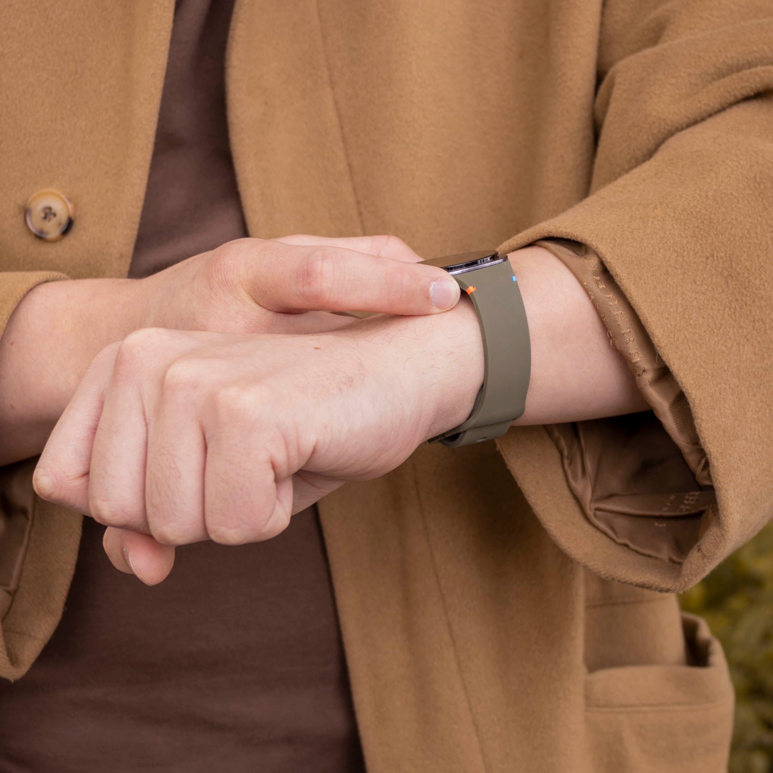 Correa silicona Samsung Galaxy Watch 8 Classic (verde militar)