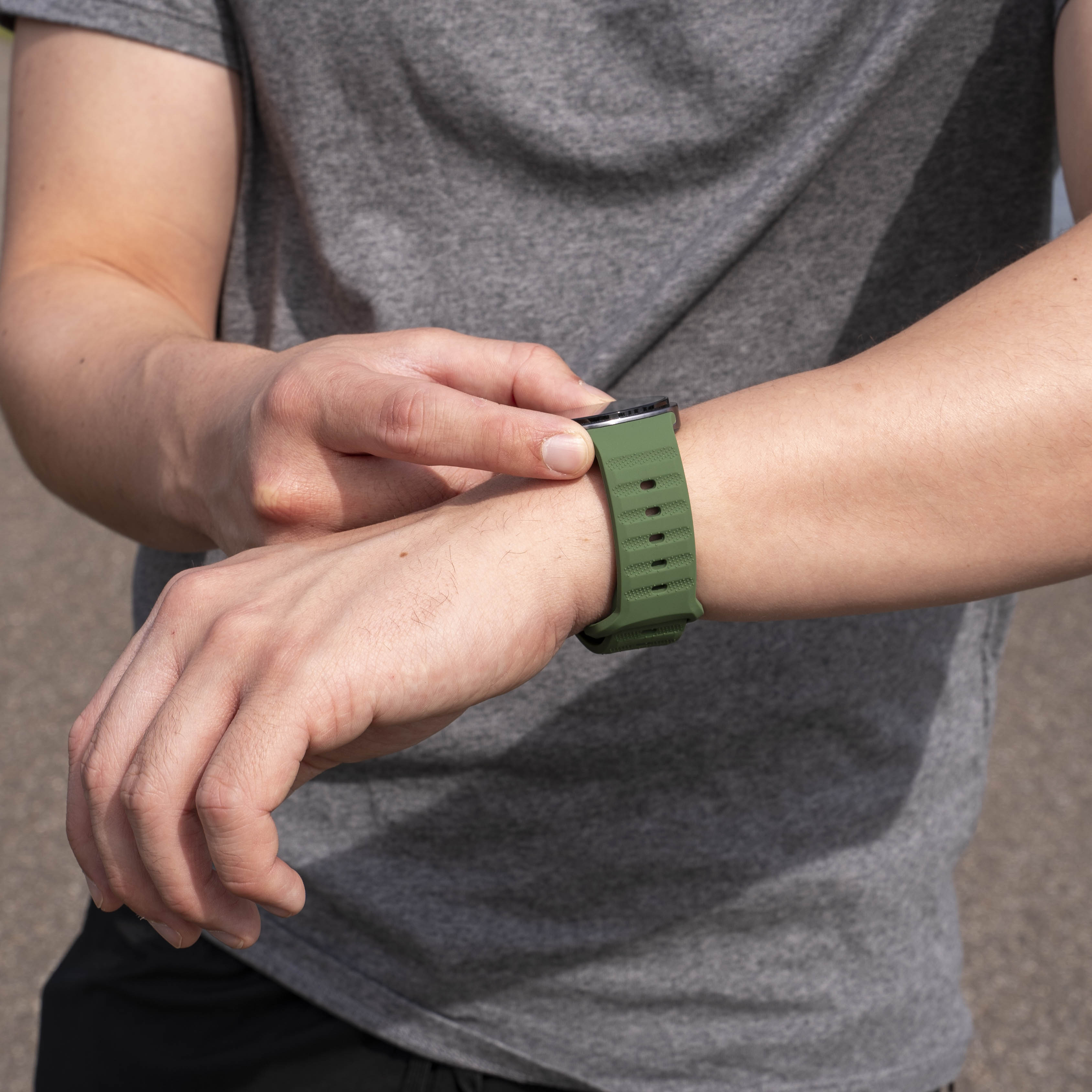 Correa silicona outdoor Samsung Galaxy Watch 8 - 44mm (verde militar)