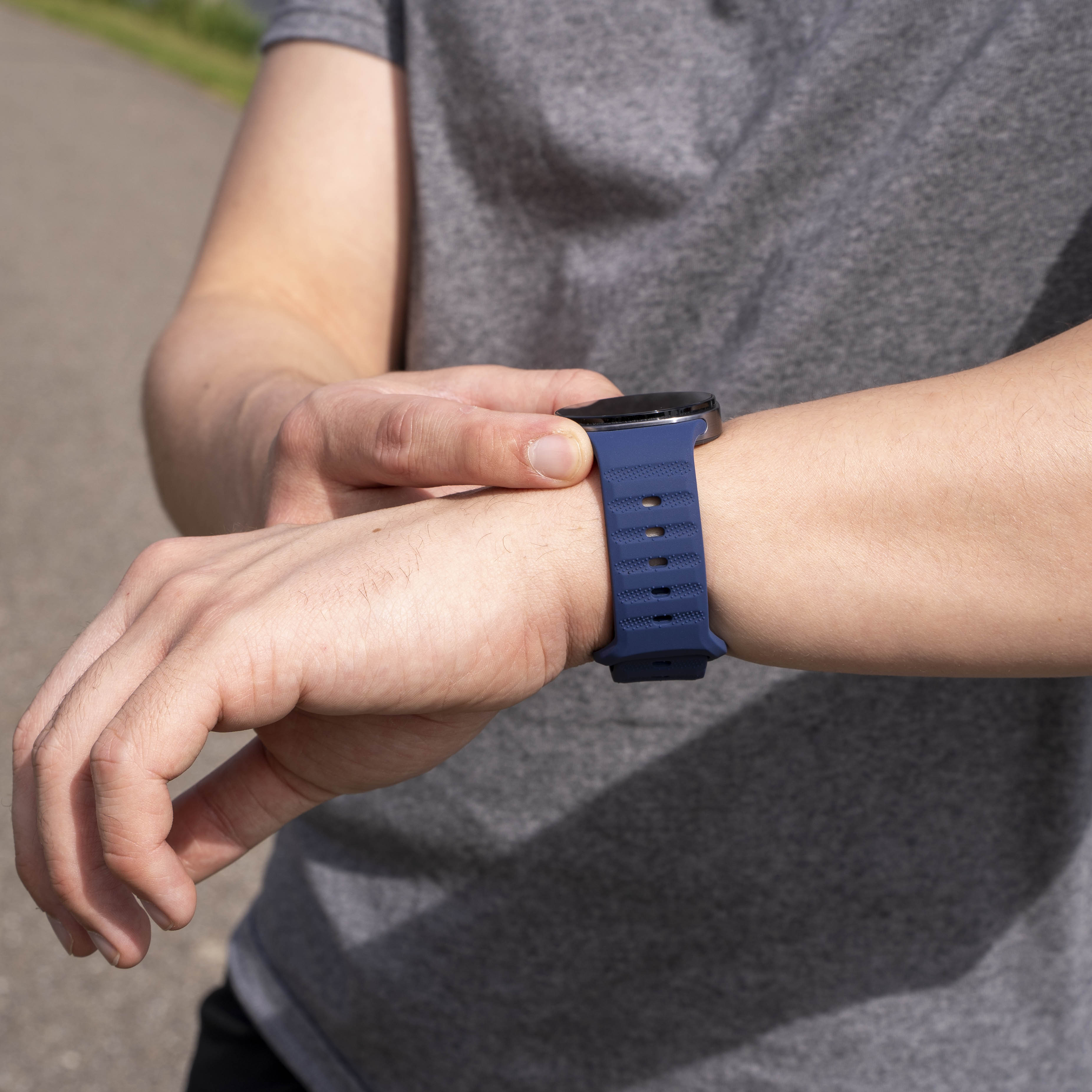 Correa silicona outdoor Samsung Galaxy Watch 8 - 44mm (azul oscuro)