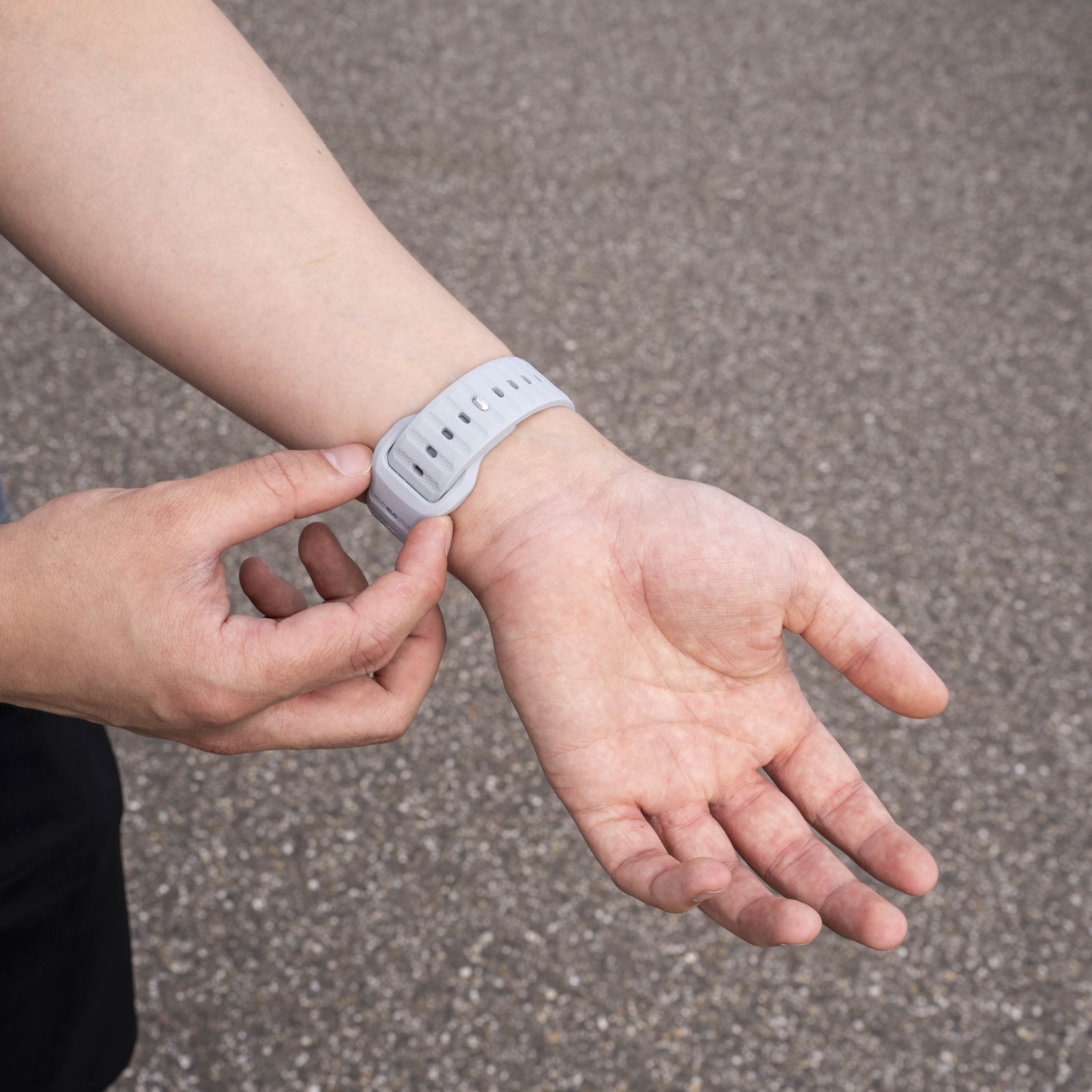 Correa silicona outdoor Samsung Galaxy Watch 8 - 44mm (gris)