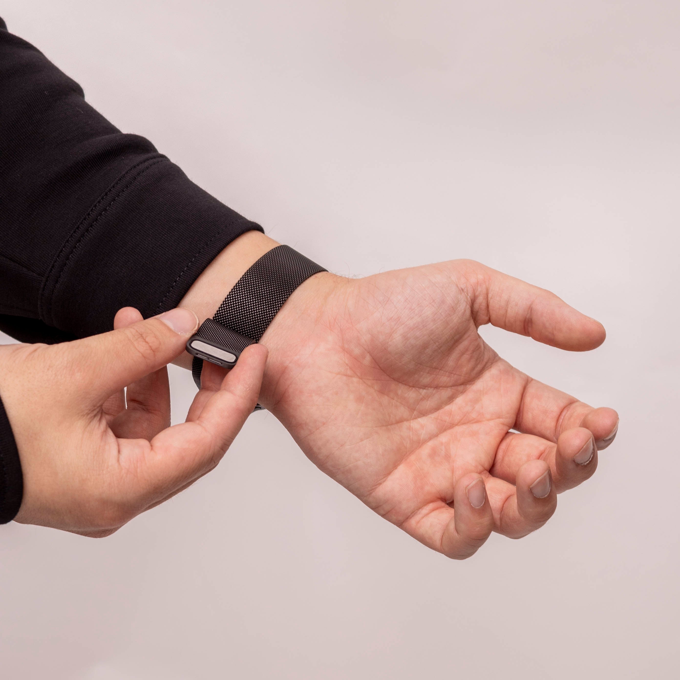 Samsung Galaxy Watch 8 - 40mm Milanese Strap (Black)