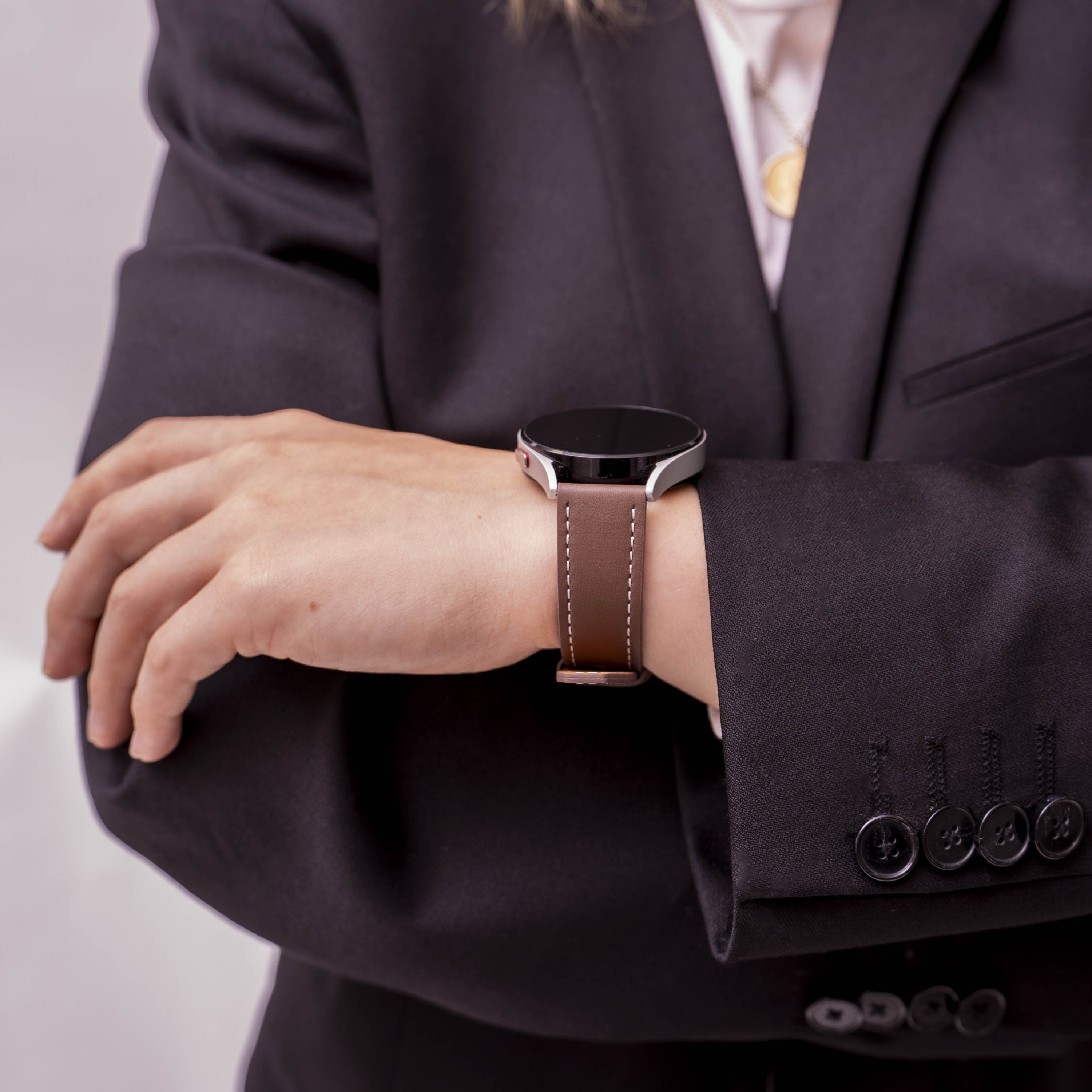 Correa cuero 'One Push' Amazfit GTS 4 (marrón oscuro)