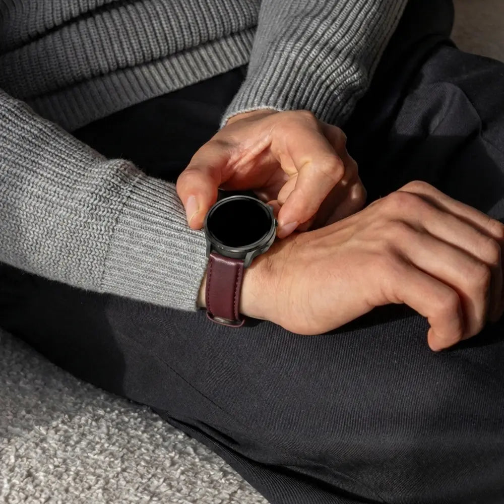 Bandz Garmin Forerunner 165 Leather Strap 'Classic' (Dark Brown)