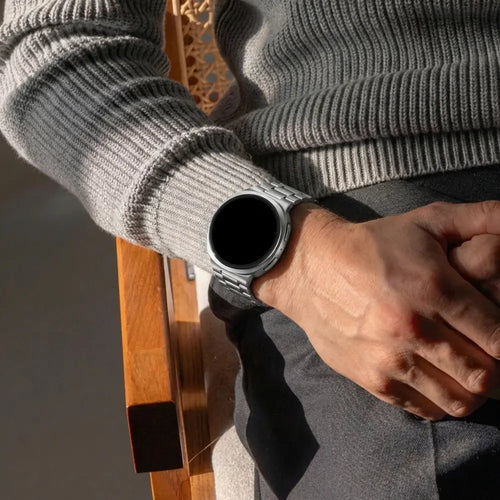 Bandz Samsung Galaxy Watch 8 Classic stalen band 'Deluxe' (zilver)