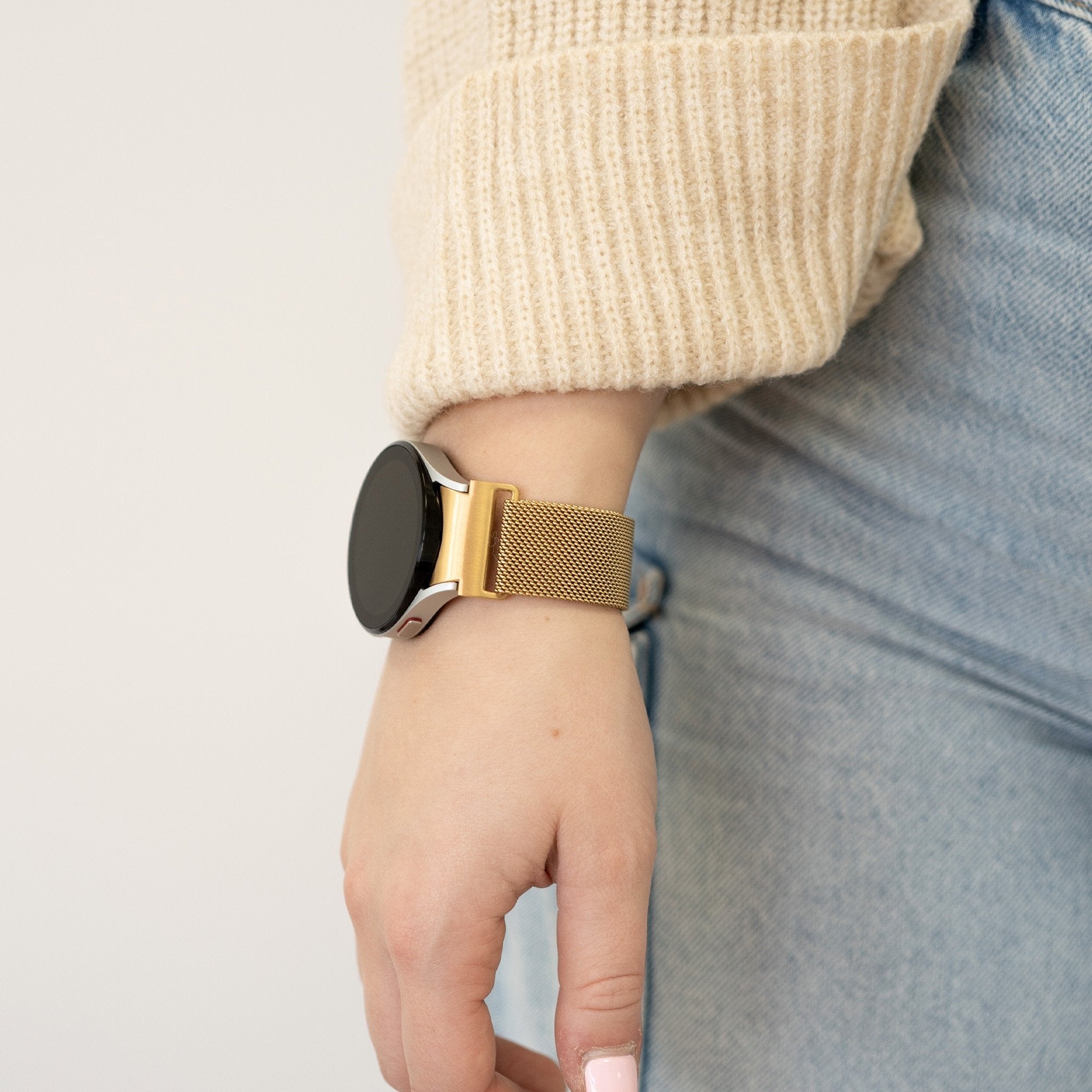 Milanese Strap 'One Push', gold, lifestyle photo