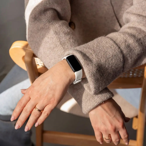 Fitbit Luxe siliconen bandje (zand wit)