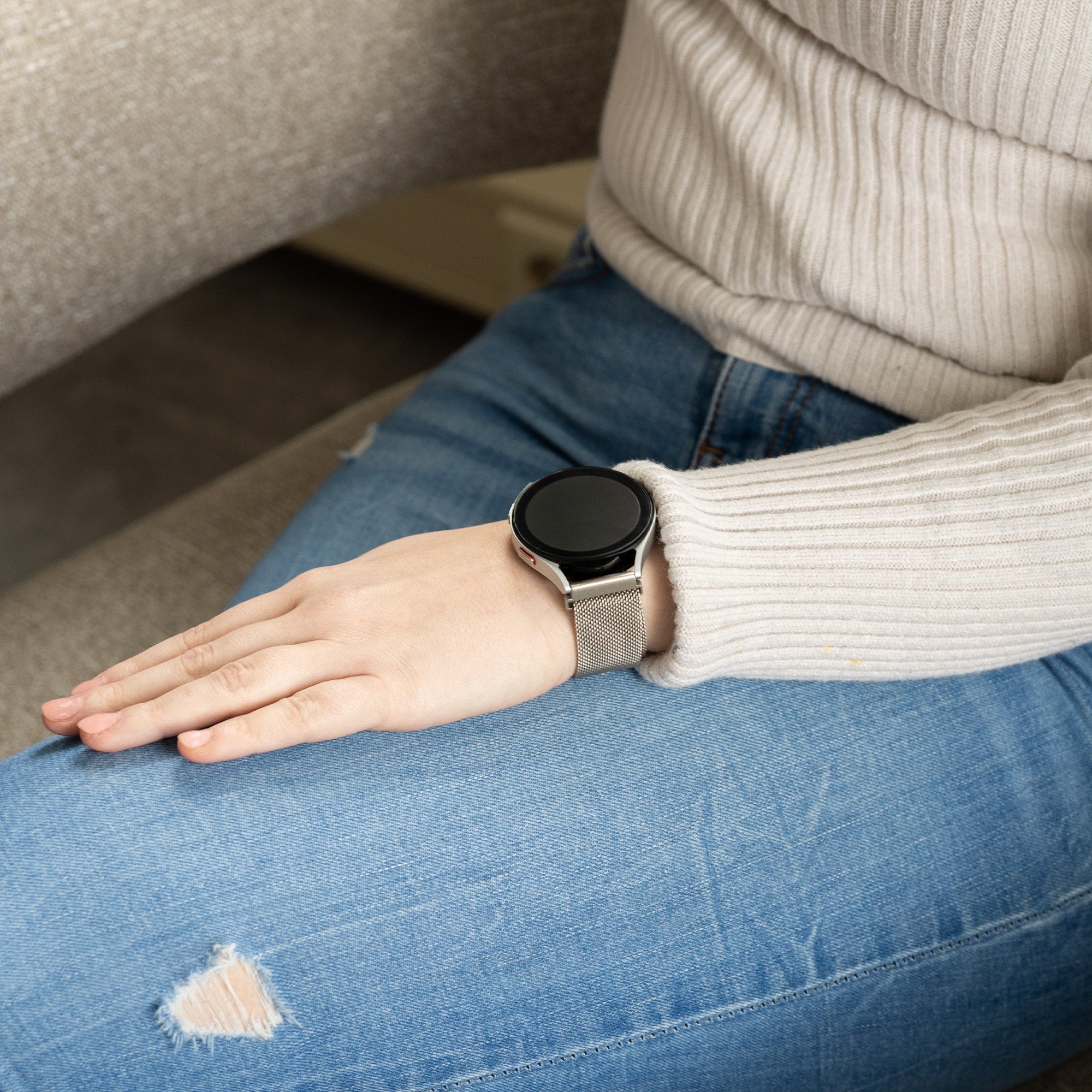 Samsung Galaxy Watch 7 - 44mm Milanese Strap (Starlight)
