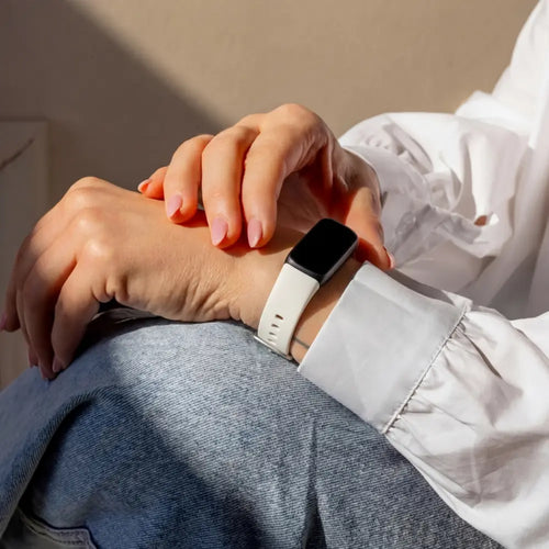 Fitbit Luxe siliconen bandje (zand wit)