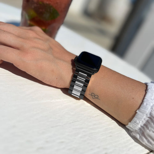 aw-stalen-band-sfeerfoto-zwart-zilver