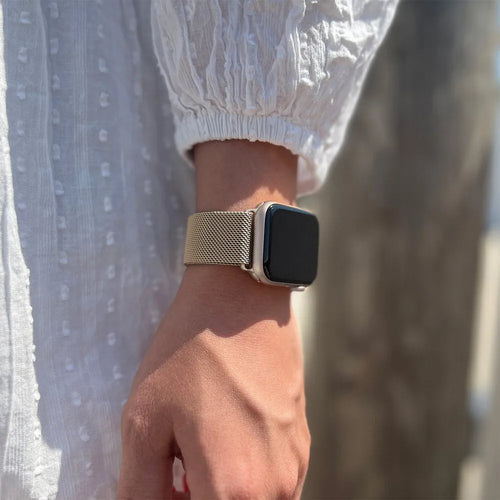 Milanese Strap, champagne, lifestyle photo
