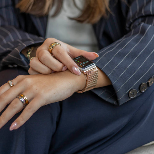 Milanese Loop Strap P-Buckle, rose gold, lifestyle photo