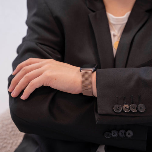 Milanese Strap, rose gold, lifestyle photo