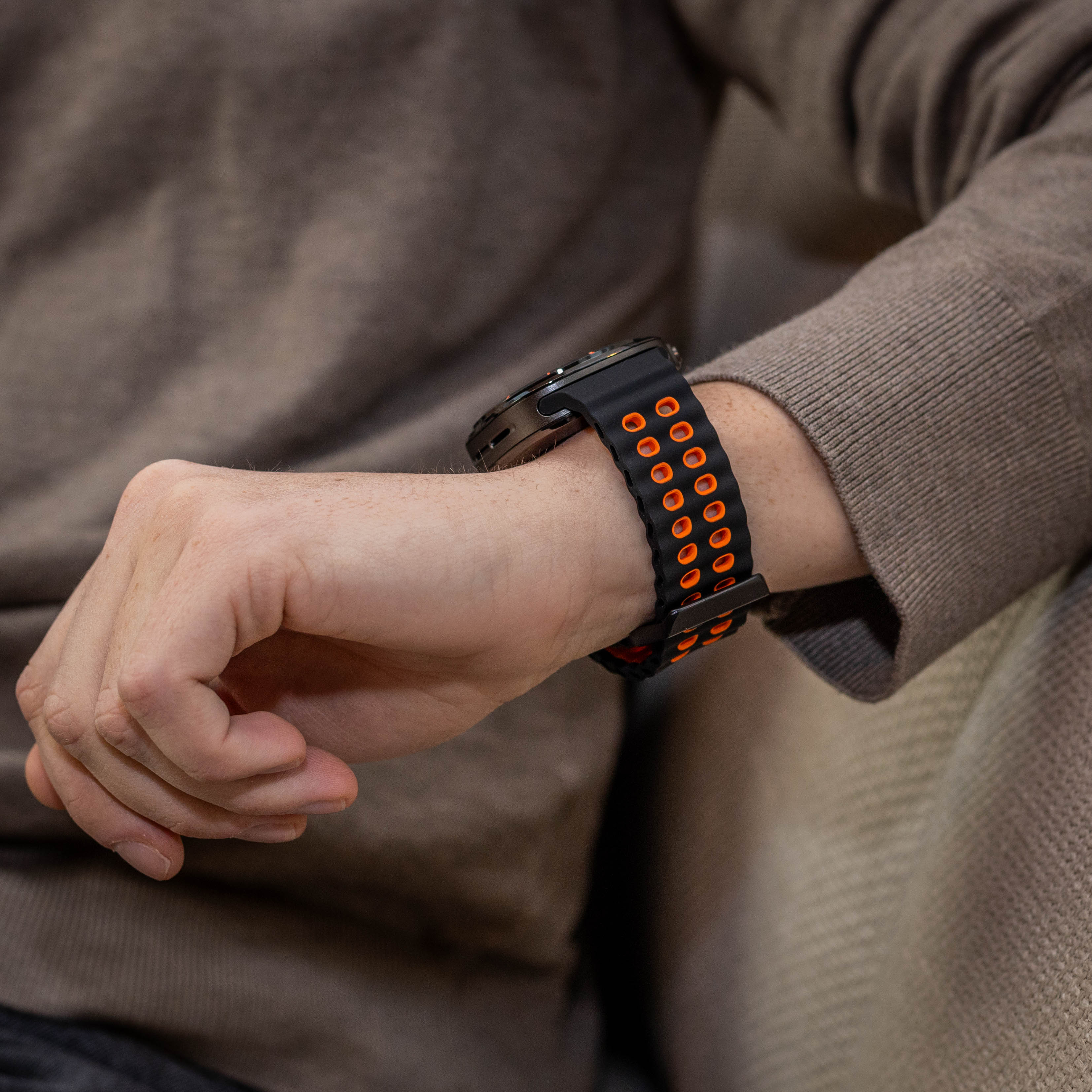 Samsung Galaxy Watch Ultra 2 Wave Silicone Strap Duo (Black/Orange)