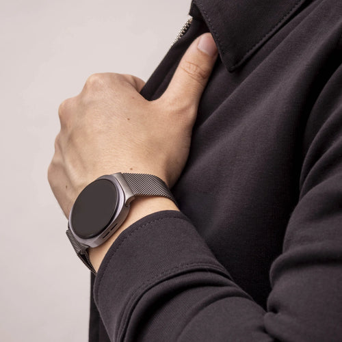 Milanese Strap, space grey, lifestyle photo
