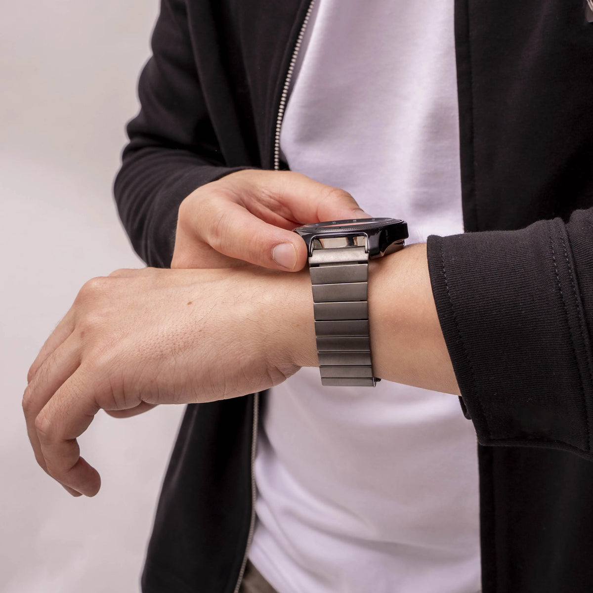 Luxury Titanium Strap, graphite, lifestyle photo