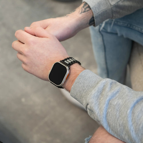 Steel Strap, black/silver, lifestyle photo