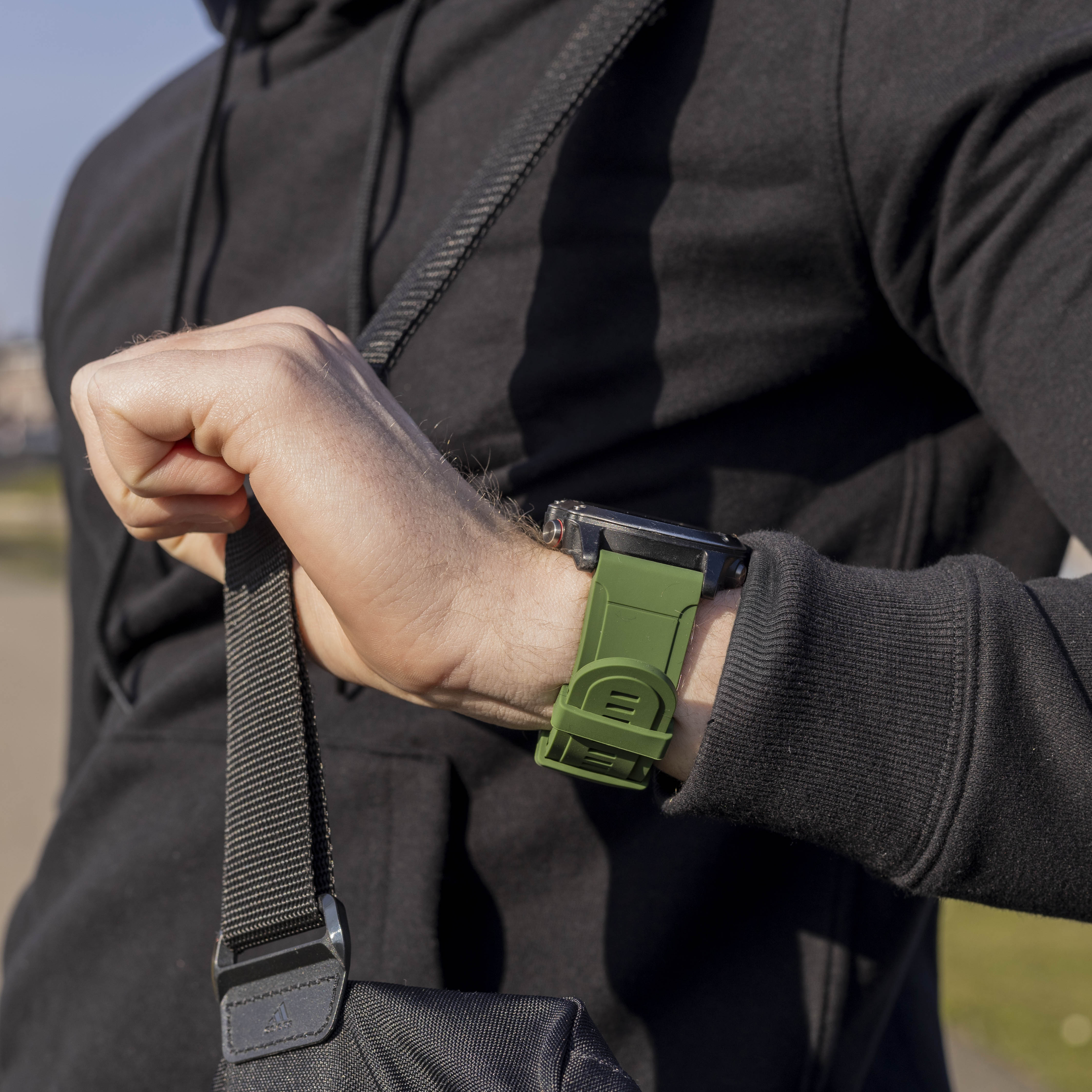 Correa silicona brillante Garmin Fenix 5x/6x (verde militar)